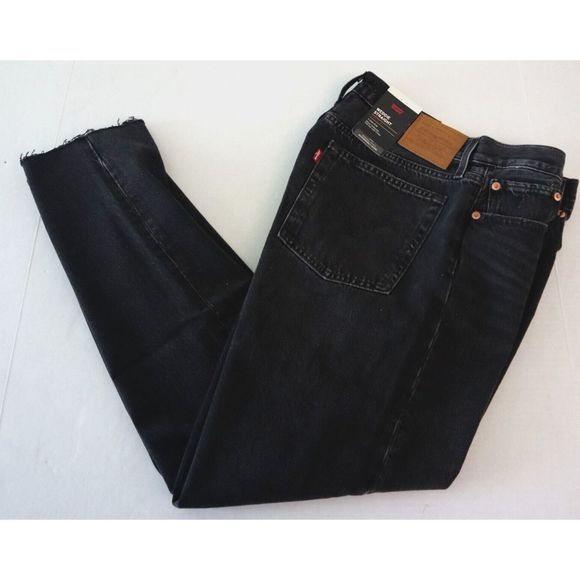 Levi's Women's Sz 30 Black High-Rise Wedgie Straight Fit Cropped Jeans $108 - Picture 12 of 12